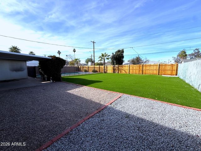 2114 W San Juan Avenue, Phoenix, AZ 85015