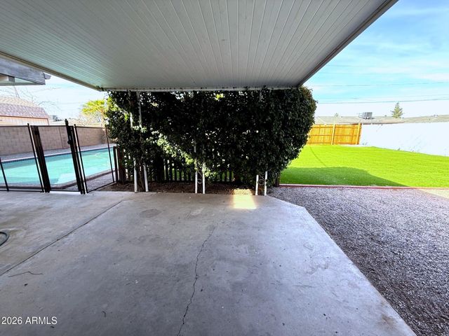 2114 W San Juan Avenue, Phoenix, AZ 85015