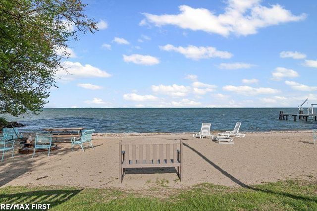 22430 Milner Street, St Clair Shores, MI 48081