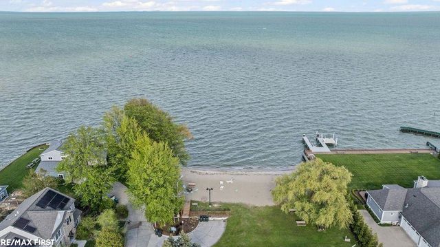 22430 Milner Street, St Clair Shores, MI 48081