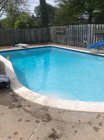 22430 Milner Street, St Clair Shores, MI 48081