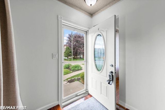 22430 Milner Street, St Clair Shores, MI 48081