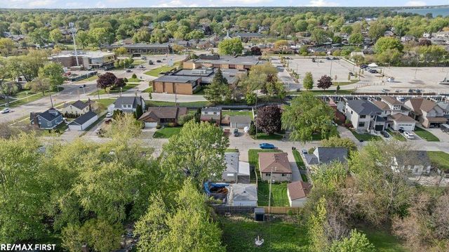 22430 Milner Street, St Clair Shores, MI 48081