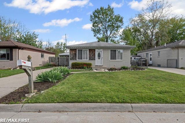 22430 Milner Street, St Clair Shores, MI 48081