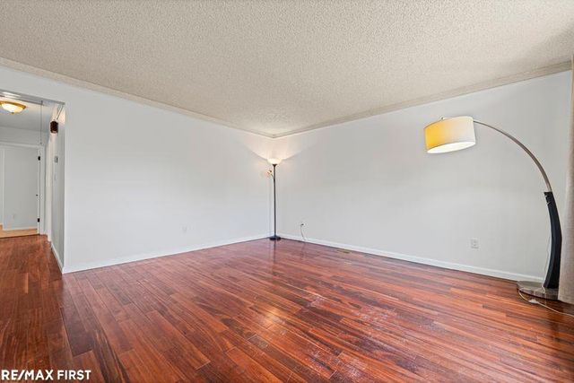 22430 Milner Street, St Clair Shores, MI 48081