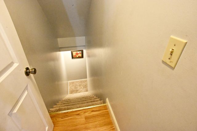 423 Shorewood Court, Valparaiso, IN 46385
