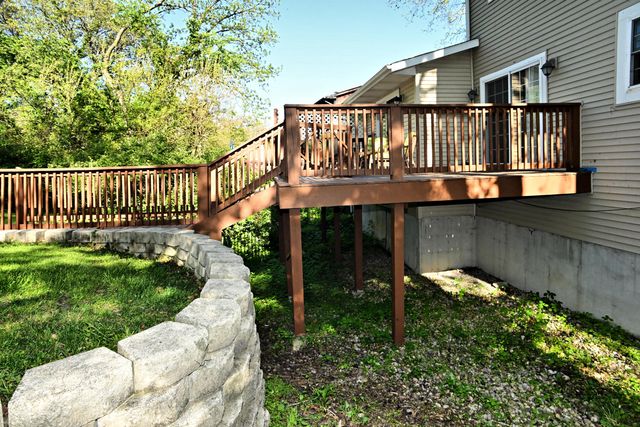 423 Shorewood Court, Valparaiso, IN 46385