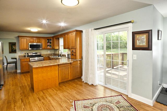 423 Shorewood Court, Valparaiso, IN 46385