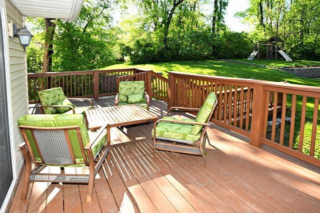 423 Shorewood Court, Valparaiso, IN 46385