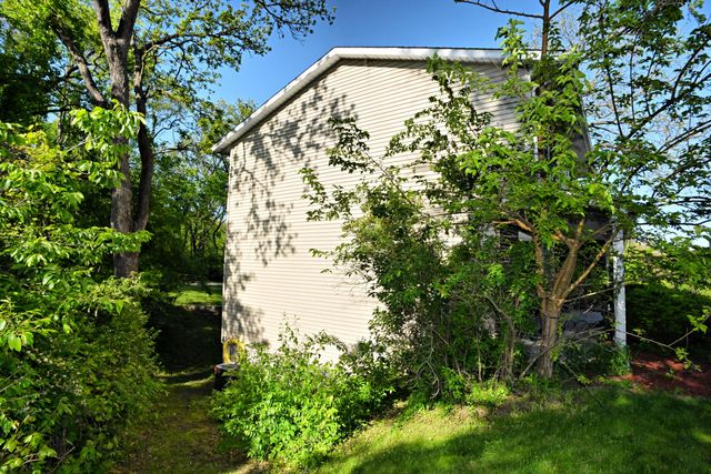 423 Shorewood Court, Valparaiso, IN 46385