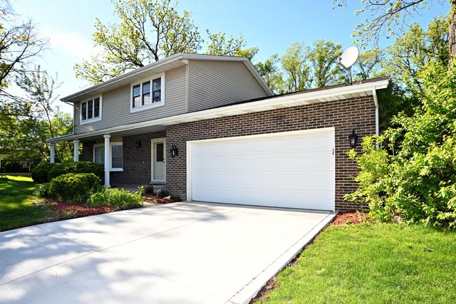 423 Shorewood Court, Valparaiso, IN 46385