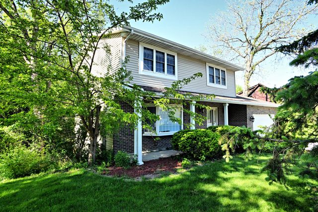 423 Shorewood Court, Valparaiso, IN 46385