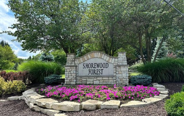 423 Shorewood Court, Valparaiso, IN 46385