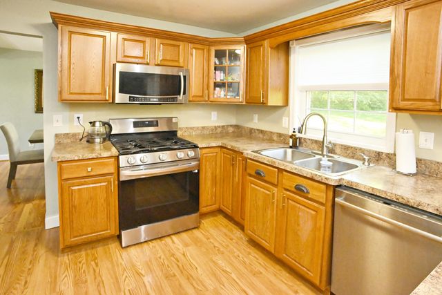 423 Shorewood Court, Valparaiso, IN 46385