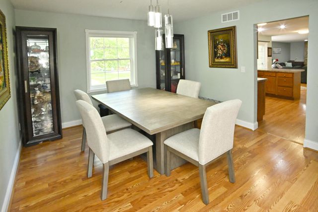 423 Shorewood Court, Valparaiso, IN 46385