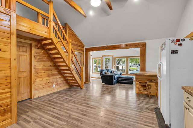 1193 Lakeview Drive, Brooklyn, MI 49230