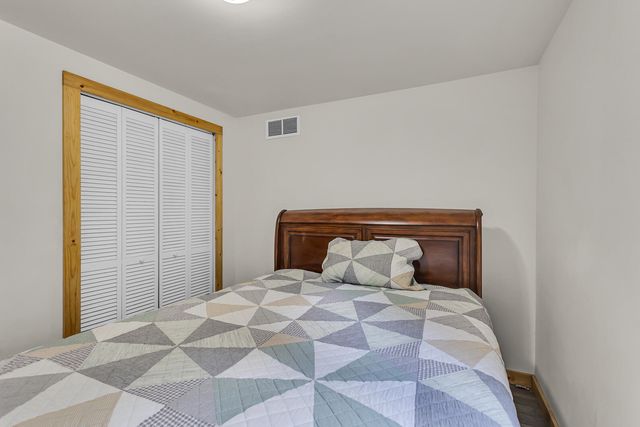 1193 Lakeview Drive, Brooklyn, MI 49230