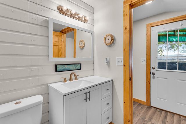 1193 Lakeview Drive, Brooklyn, MI 49230