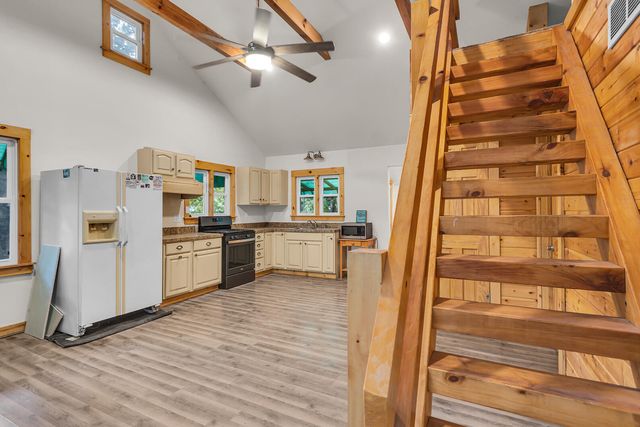 1193 Lakeview Drive, Brooklyn, MI 49230