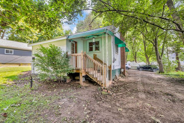 1193 Lakeview Drive, Brooklyn, MI 49230