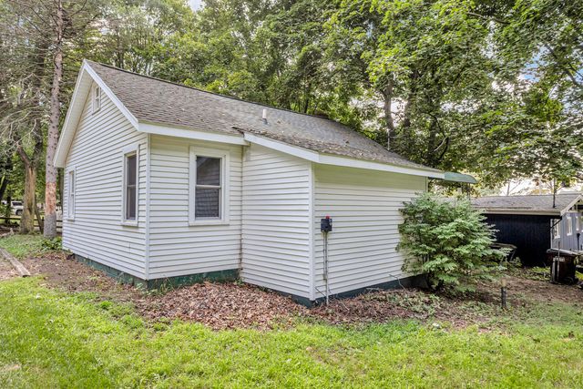 1193 Lakeview Drive, Brooklyn, MI 49230