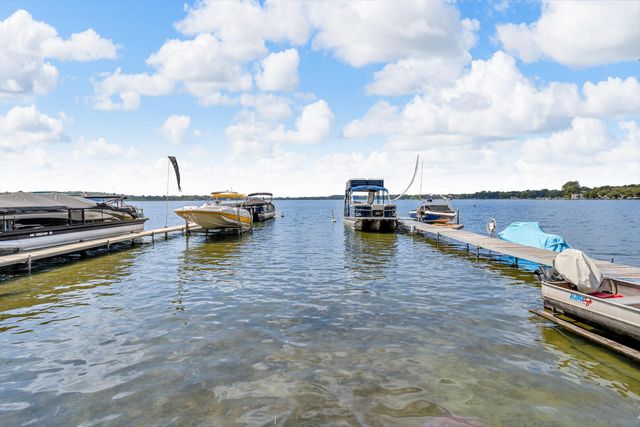 1193 Lakeview Drive, Brooklyn, MI 49230