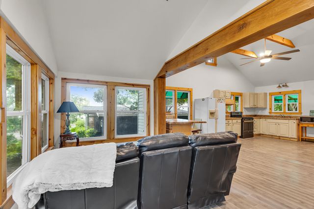 1193 Lakeview Drive, Brooklyn, MI 49230