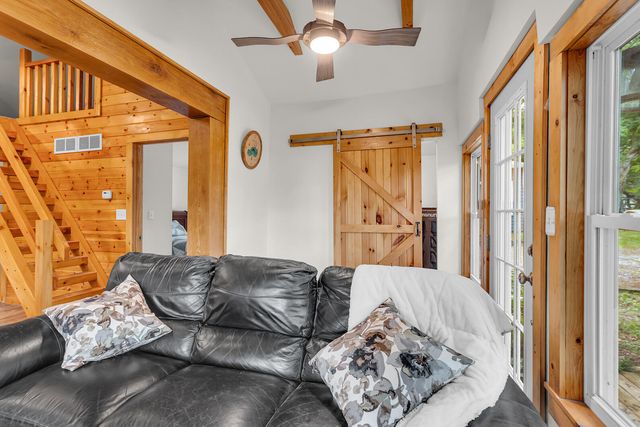 1193 Lakeview Drive, Brooklyn, MI 49230