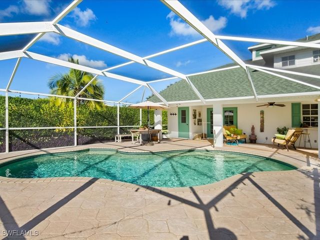 20591 Groveline CT, Estero, FL 33928