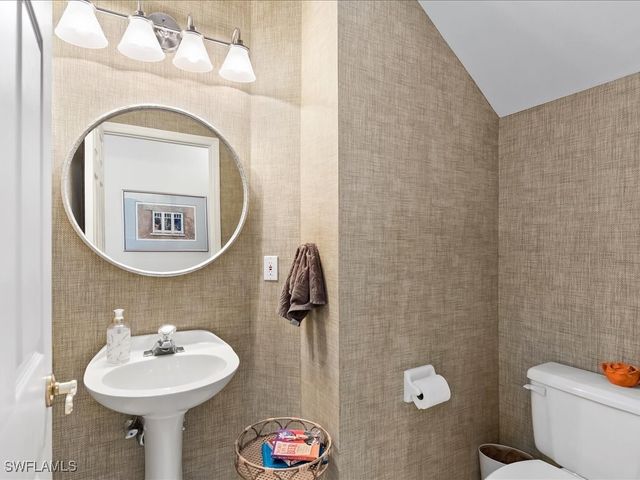 20591 Groveline CT, Estero, FL 33928