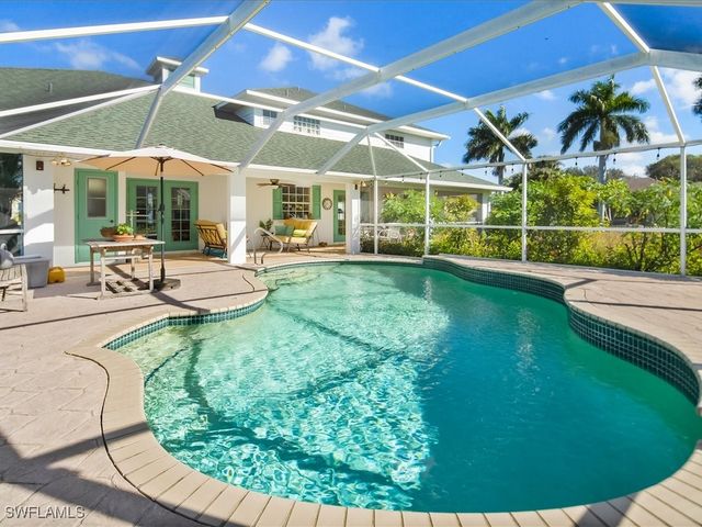 20591 Groveline CT, Estero, FL 33928