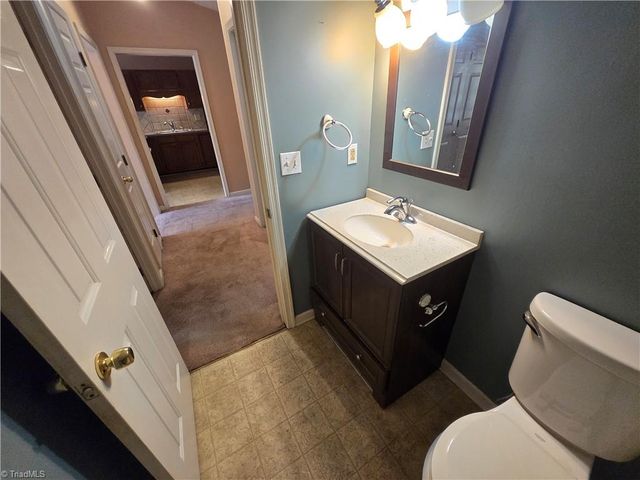 15 Collwood Court, Greensboro, NC 27409