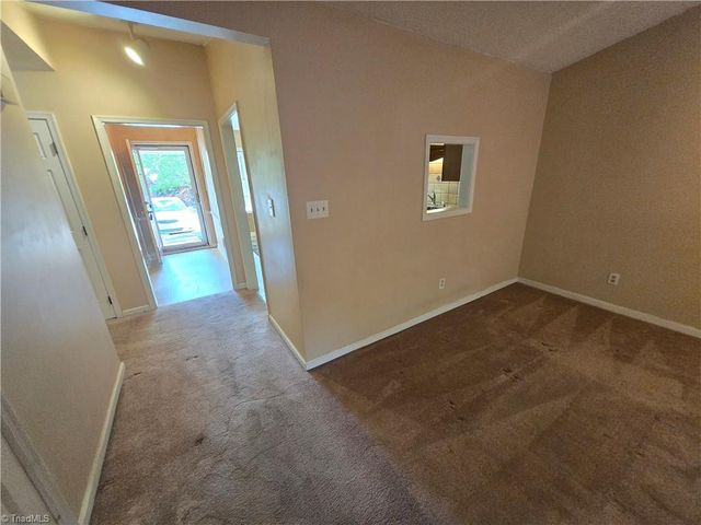 15 Collwood Court, Greensboro, NC 27409