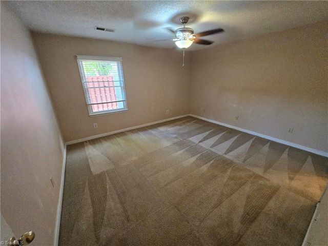 15 Collwood Court, Greensboro, NC 27409
