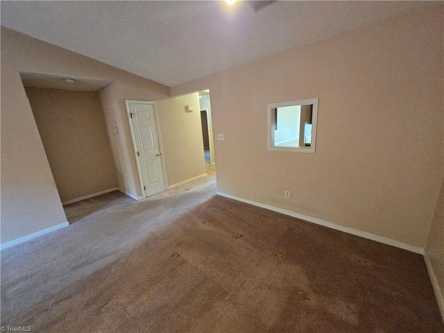 15 Collwood Court, Greensboro, NC 27409