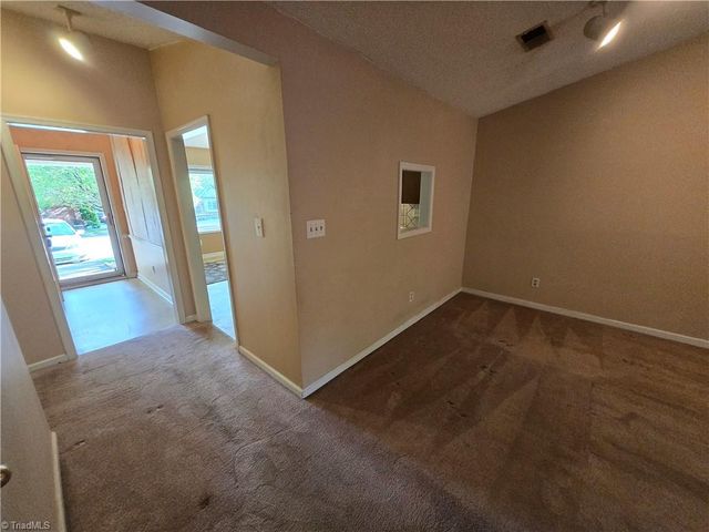 15 Collwood Court, Greensboro, NC 27409