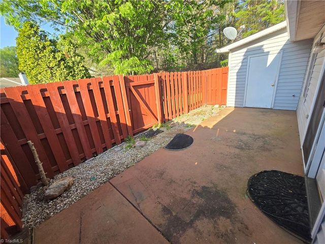 15 Collwood Court, Greensboro, NC 27409