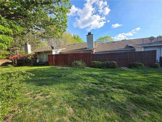 15 Collwood Court, Greensboro, NC 27409