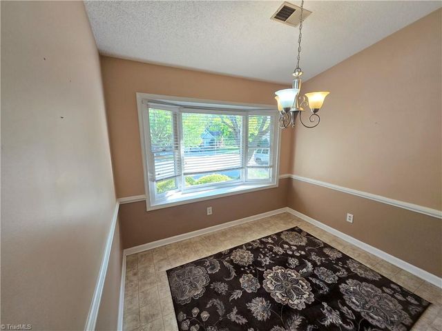 15 Collwood Court, Greensboro, NC 27409