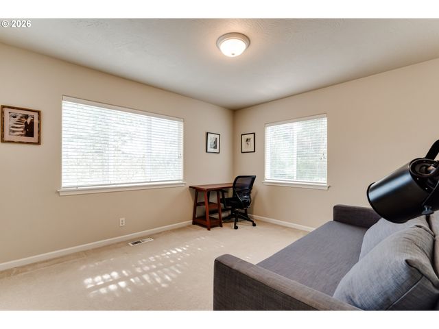 3593 LAWRENCE St, Eugene, OR 97405