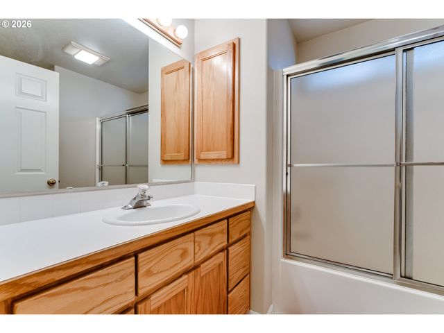 3593 LAWRENCE St, Eugene, OR 97405