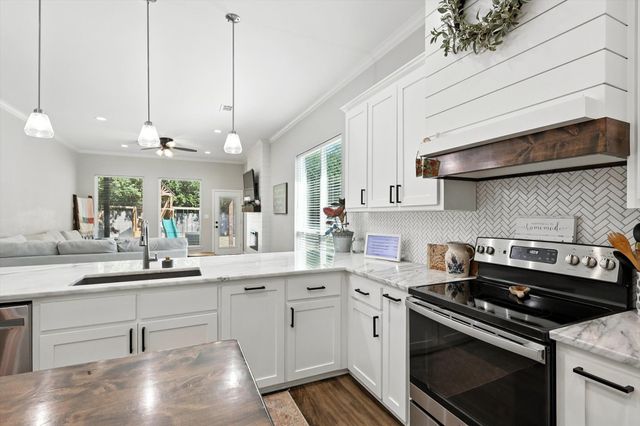 114 Byrom Court, Whitesboro, TX 76273