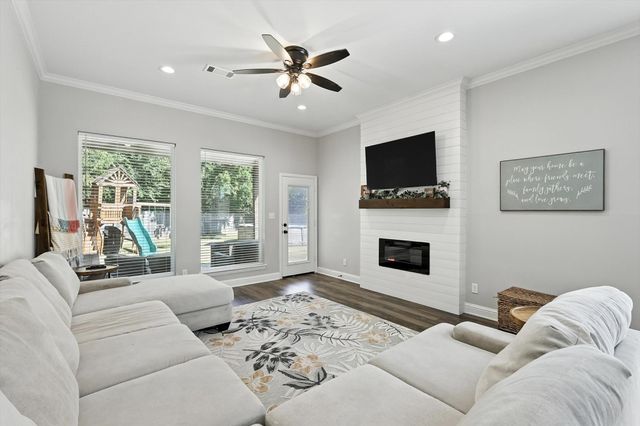 114 Byrom Court, Whitesboro, TX 76273