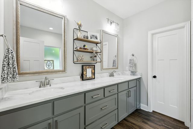 114 Byrom Court, Whitesboro, TX 76273