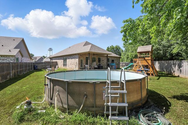 114 Byrom Court, Whitesboro, TX 76273