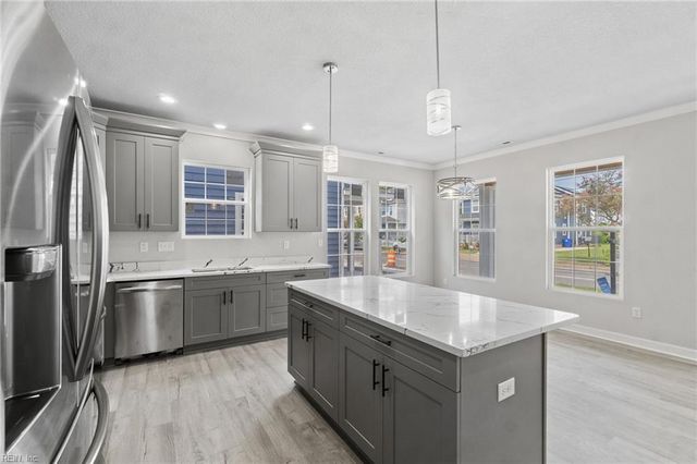 220 W 27th ST, Norfolk, VA 23517