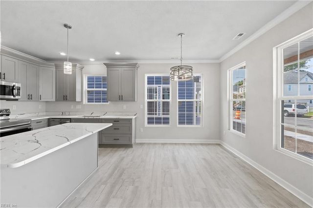 220 W 27th ST, Norfolk, VA 23517