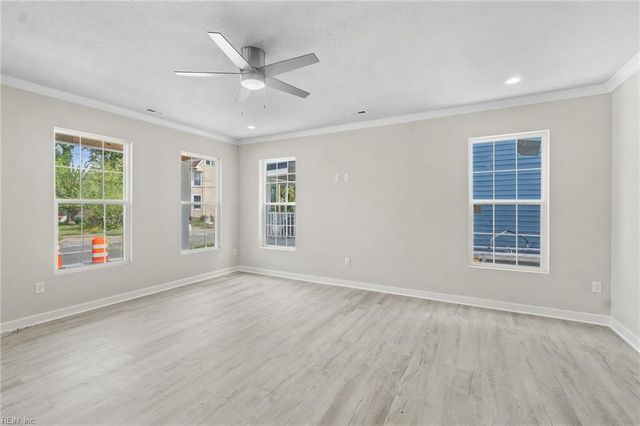 220 W 27th ST, Norfolk, VA 23517