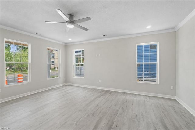 220 W 27th ST, Norfolk, VA 23517