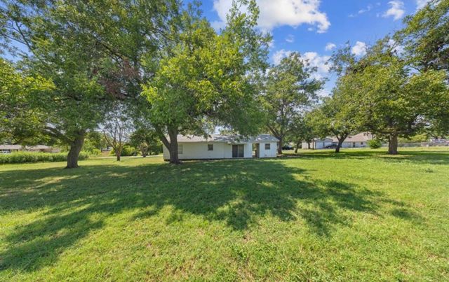 17 Ellis Avenue, Troy, TX 76579